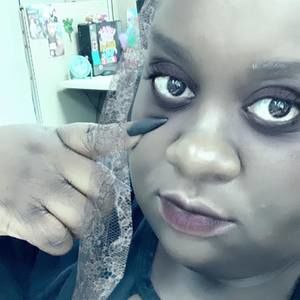 Meet your Posher, Liz